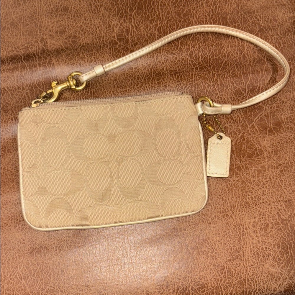 Coach Tan Gold Wristlet Clutch Sleek Design - Picture 4 of 5